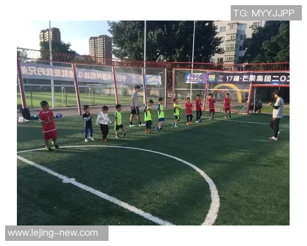 沈阳君辉足球：奋勇拼搏展现青春风采，助力城市体育文化发展