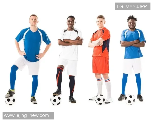 穿足球鞋的帅哥在绿茵场上展现风采与魅力的瞬间